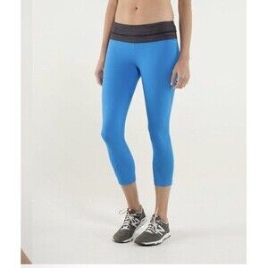 Lululemon Run: Inspire Crop II Cornflower Blue/Space Black  21.5”L Sz 4 (est)